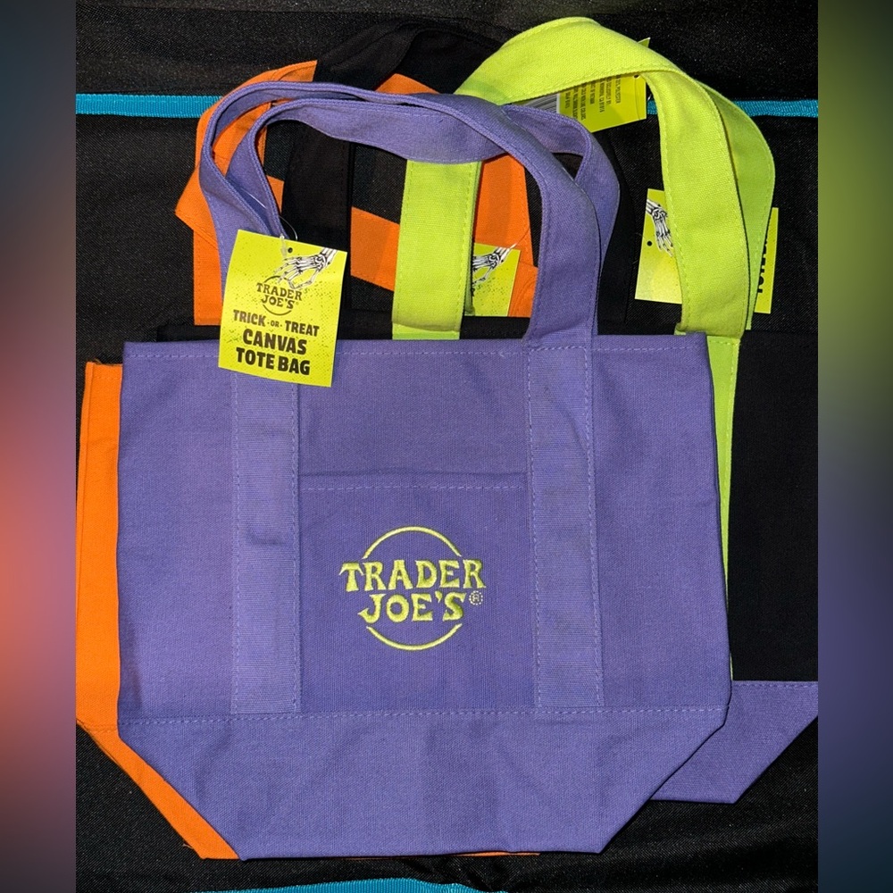 FREE WITH $15 Purchase (1) Trader Joeโs Trick Or Treat Mini Canvas Tote Bag NWT - Picture 4 of 7